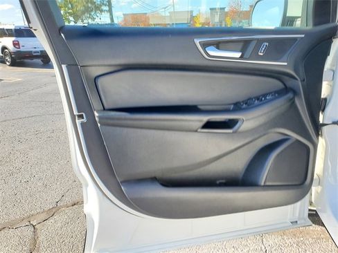 Certified 2022 Ford Edge SEL w/ Convenience Package image 9