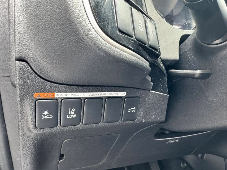 Used 2020 Mitsubishi Outlander SE AWD/4WD image 22
