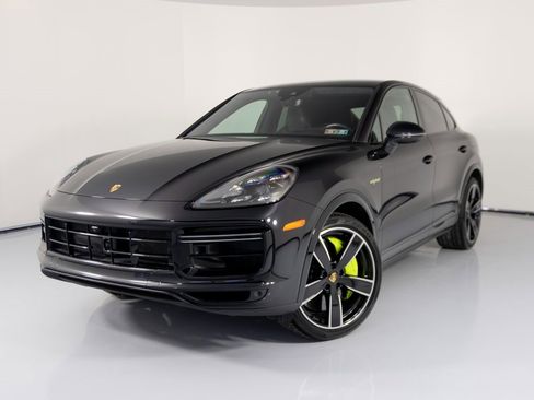 Certified 2020 Porsche Cayenne Turbo S image 13