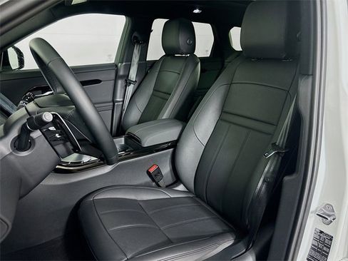 Used 2025 Land Rover Range Rover Evoque Dynamic SE image 11