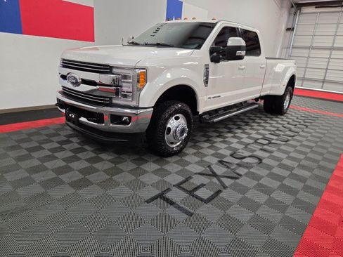 Used 2019 Ford F350 Lariat w/ Lariat Ultimate Package AWD/4WD image 4