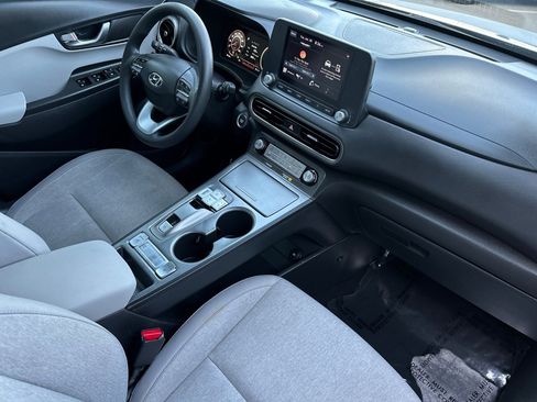 Used 2023 Hyundai Kona SE w/ Cargo Package image 16