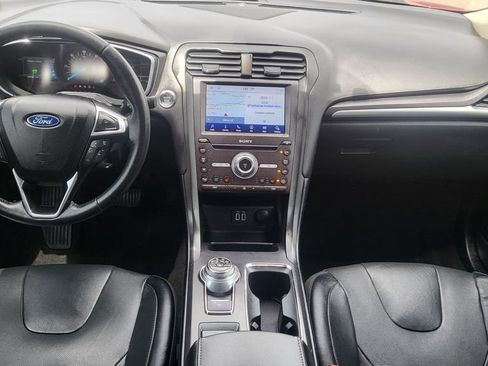 Used 2020 Ford Fusion Energi Titanium FWD image 28
