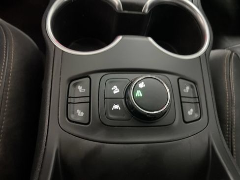 Used 2020 GMC Terrain SLT w/ Elevation Edition FWD image 28