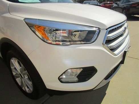 Used 2019 Ford Escape SE image 44