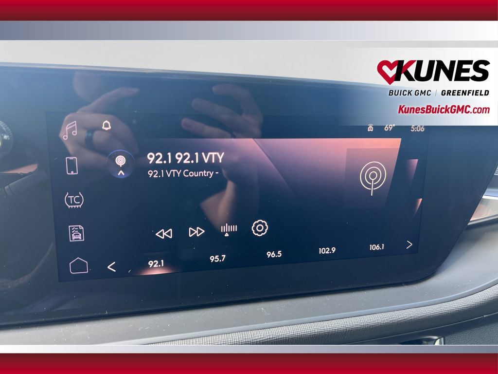 New 2026 Buick Envista Sport Touring w/ Convenience I Package FWD image 23