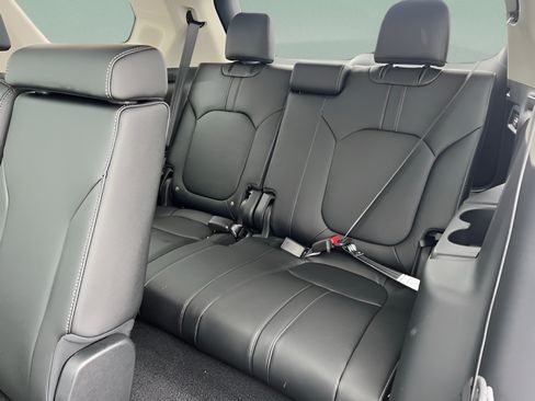 Used 2026 Honda Pilot Touring image 8