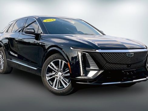Used 2024 Cadillac Lyriq Luxury AWD/4WD image 1