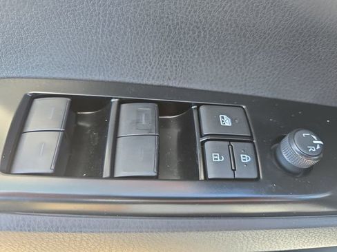 Used 2025 Toyota Camry XSE w/ Premium Plus Package image 27