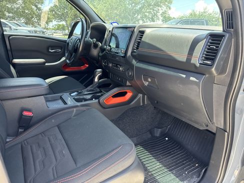 Used 2023 Nissan Frontier PRO-4X w/ Tow Package AWD/4WD image 14