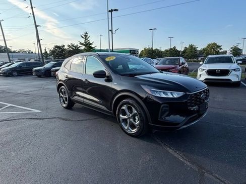 Used 2025 Ford Escape ST-Line FWD image 2