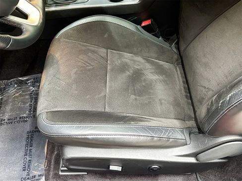 Used 2017 Dodge Challenger R/T Scat Pack w/ Leather Interior Group image 20