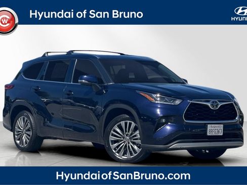 Used 2020 Toyota Highlander Platinum FWD image 1