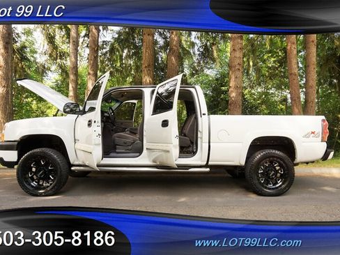 Used 2006 Chevrolet Silverado 2500 LT AWD/4WD image 25
