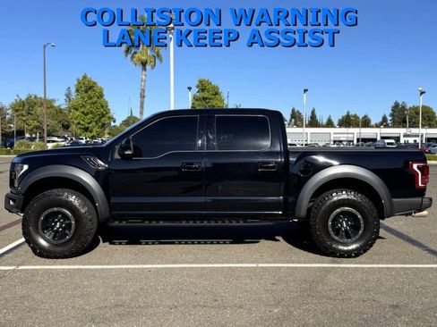 Used 2017 Ford F150 Raptor w/ Equipment Group 802A Luxury AWD/4WD image 8