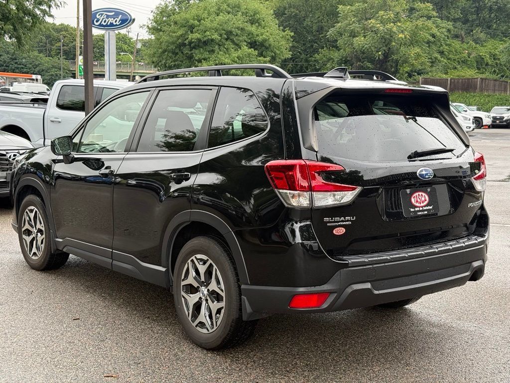 Certified 2024 Subaru Forester Premium AWD/4WD image 8