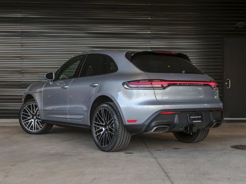 New 2026 Porsche Macan image 3