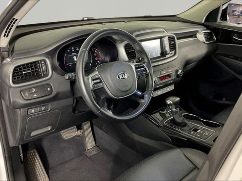 Used 2020 Kia Sorento EX AWD/4WD image 17