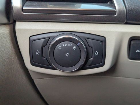 Used 2019 Ford Fusion SEL image 29