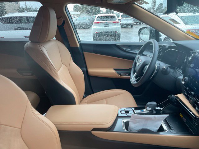 Used 2026 Lexus NX 350h FWD w/ Accessory Package (Z2) image 9