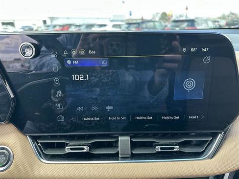 Used 2025 Chevrolet Equinox ACTIV w/ Safety and Technology Package image 12