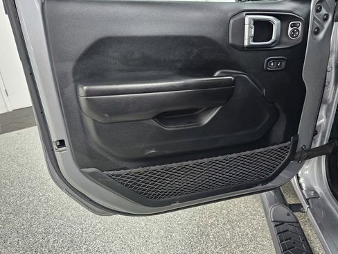 Used 2021 Jeep Gladiator Sport AWD/4WD image 14