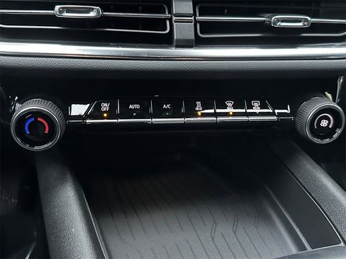 New 2026 Chevrolet Equinox EV LT image 28