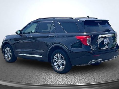 Used 2023 Ford Explorer XLT w/ Equipment Group 202A RWD image 2