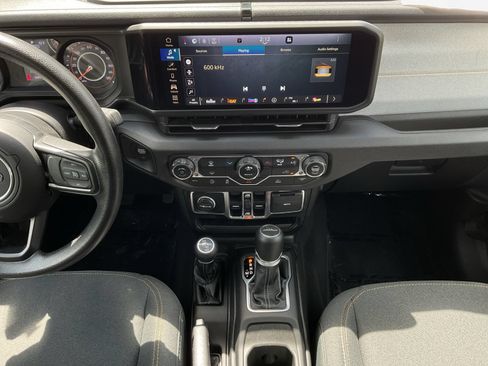 Used 2024 Jeep Gladiator Sport AWD/4WD image 11