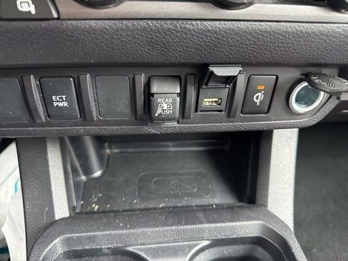 Used 2023 Toyota Tacoma TRD Off-Road image 17