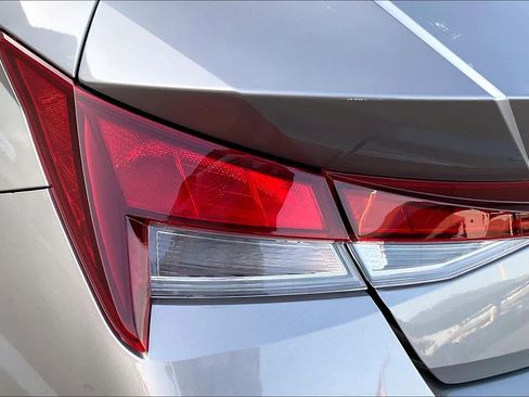 Used 2023 Hyundai Elantra SEL FWD image 26