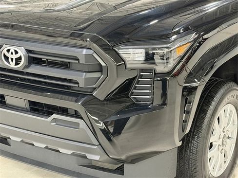 Used 2024 Toyota Tacoma SR image 11