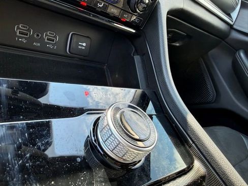 Used 2024 Jeep Grand Cherokee L Altitude image 22