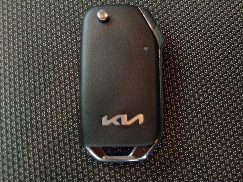 Used 2023 Kia Forte LXS image 32