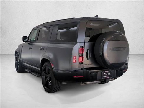 Certified 2025 Land Rover Defender 130 X-Dynamic SE AWD/4WD image 8