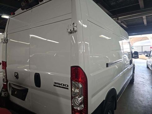 Used 2025 RAM ProMaster 3500 w/ Convenience Group FWD image 6