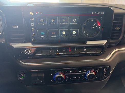 Used 2025 GMC Sierra 1500 SLT image 28