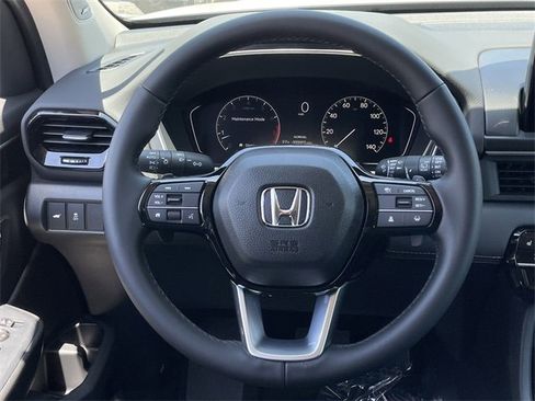 New 2025 Honda Pilot Touring image 13