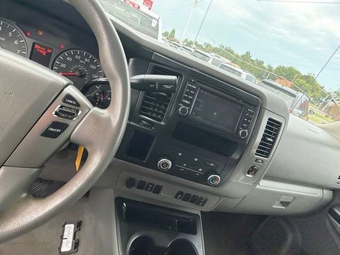 Used 2018 Nissan NV 3500 SV w/ Navigation Package RWD image 6