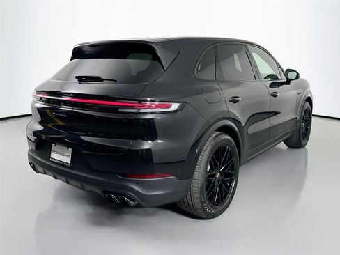 Certified 2025 Porsche Cayenne E-Hybrid AWD/4WD image 7