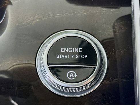 Used 2022 Mercedes-Benz C 300 Sedan w/ Pinnacle Trim Package image 21