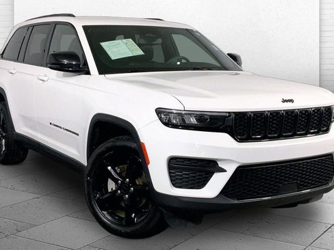 Used 2023 Jeep Grand Cherokee Altitude AWD/4WD image 1