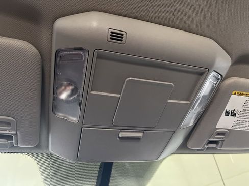 Used 2015 Toyota Tundra SR5 w/ SR5 Upgrade Package image 78