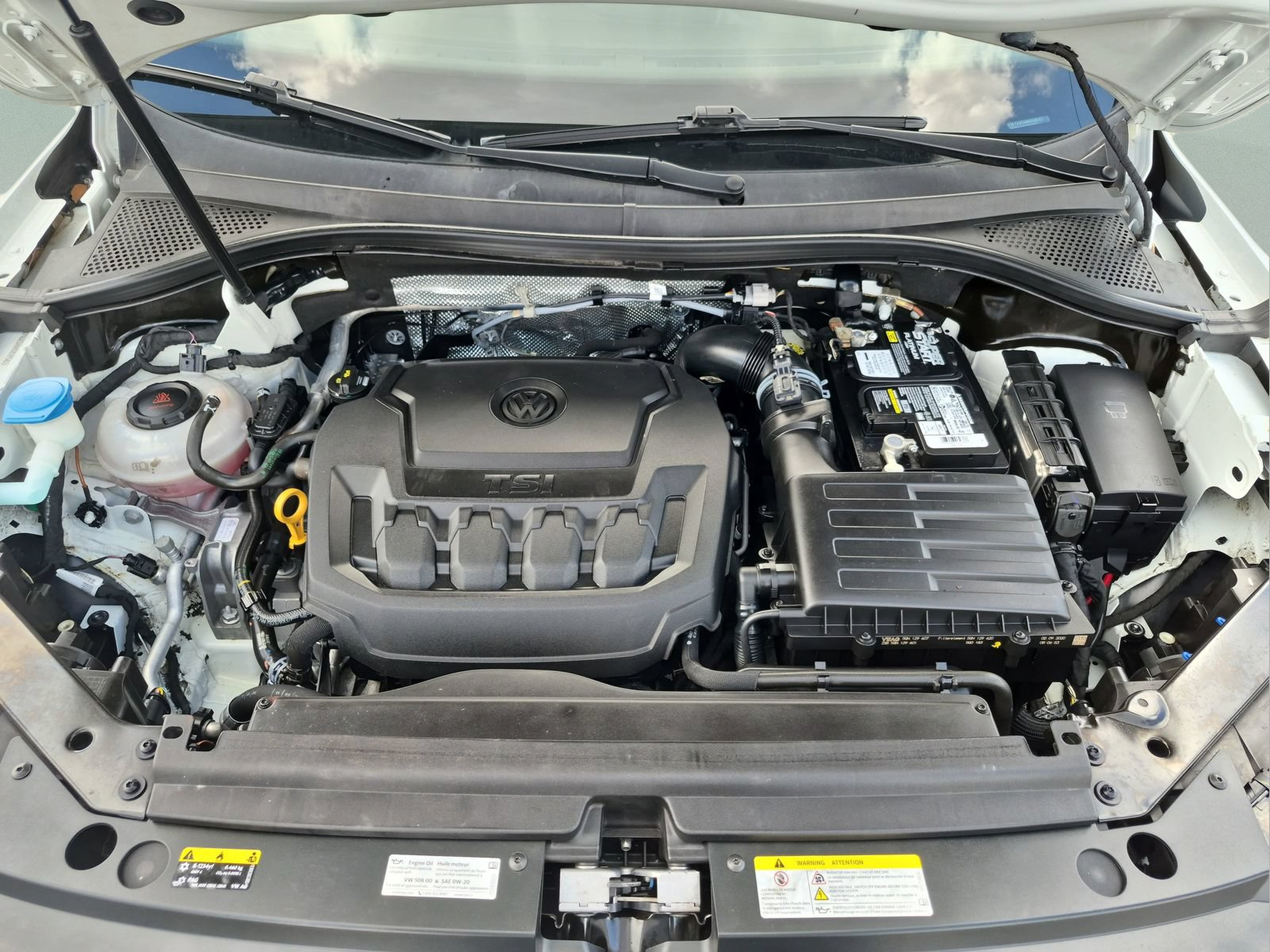 Used 2021 Volkswagen Tiguan SE w/ Panoramic Sunroof Package FWD image 21