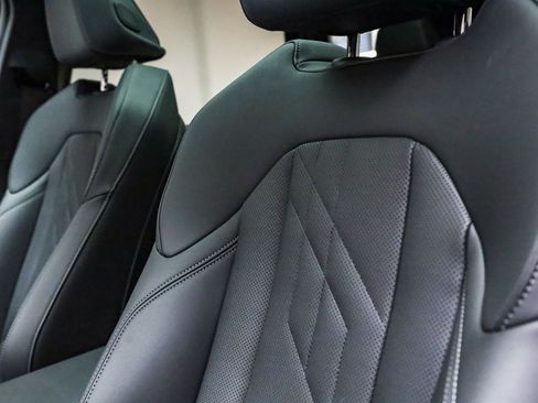 Certified 2025 BMW X3 xDrive30i w/ M Sport Package image 22