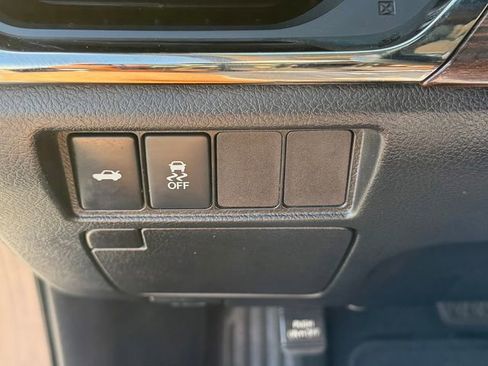 Used 2013 Toyota Avalon XLE image 12