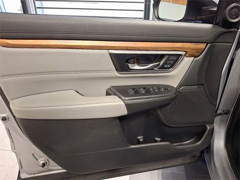 Used 2018 Honda CR-V Touring image 11