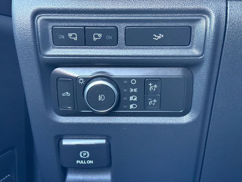 Certified 2022 Ford F150 XLT w/ Equipment Group 302A High image 40