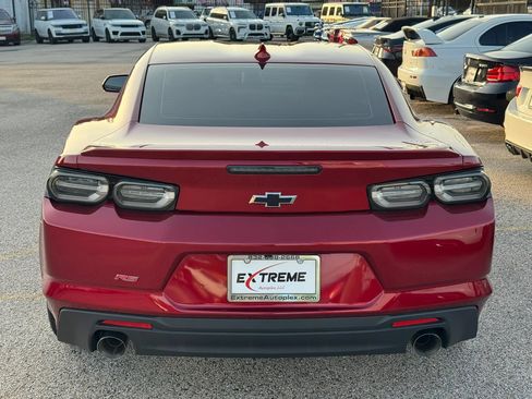 Used 2021 Chevrolet Camaro LT w/ Wild Cherry Design Package 1 RWD image 4