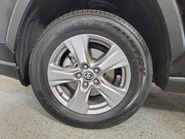 Used 2024 Toyota RAV4 XLE w/ Convenience Package FWD image 11